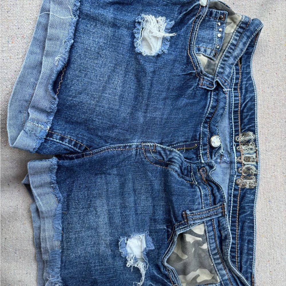 Stylish Blue Distressed Women Jean Shorts
